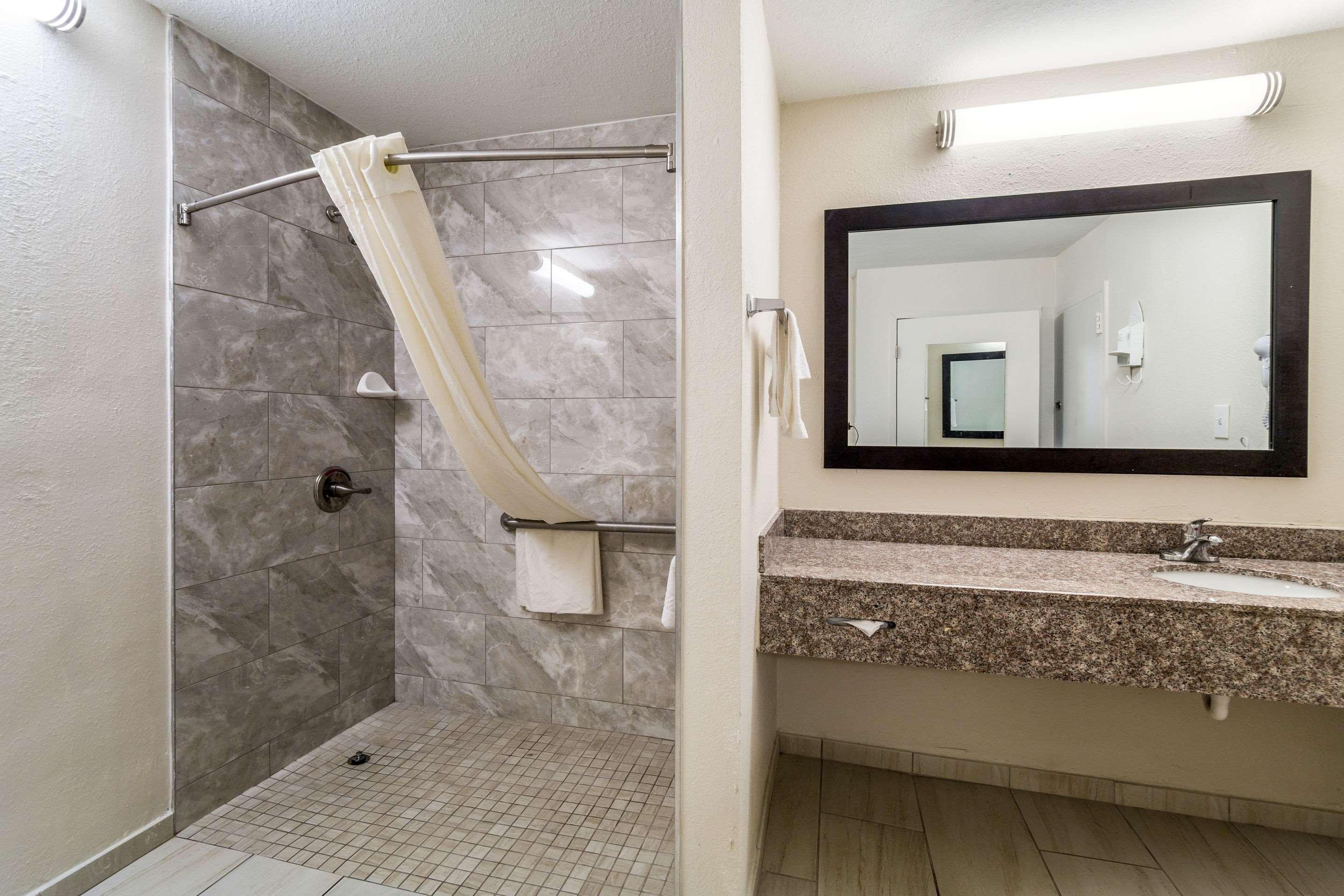 Quality Inn Coliseum North Charleston Bagian luar foto