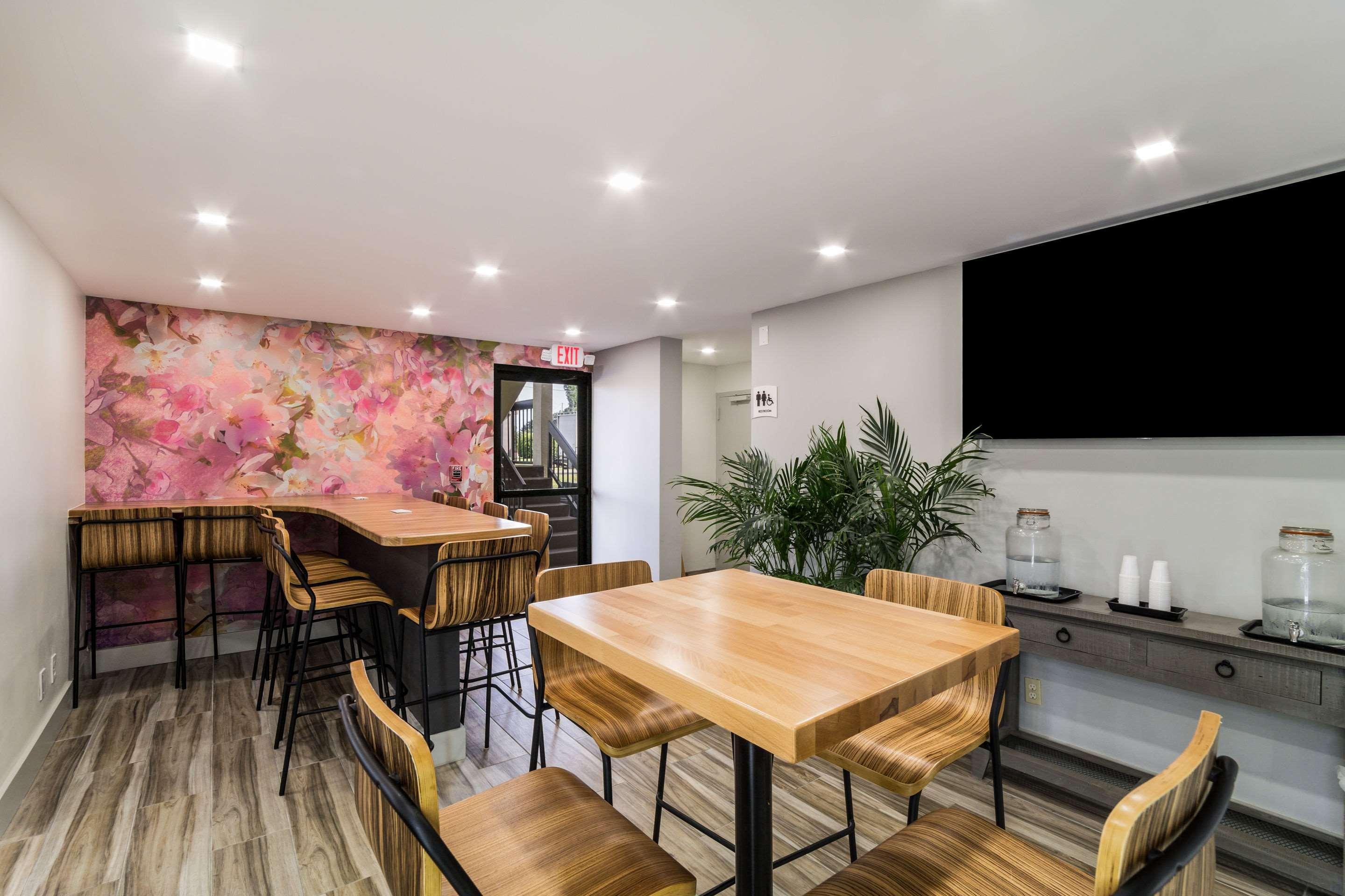 Quality Inn Coliseum North Charleston Bagian luar foto