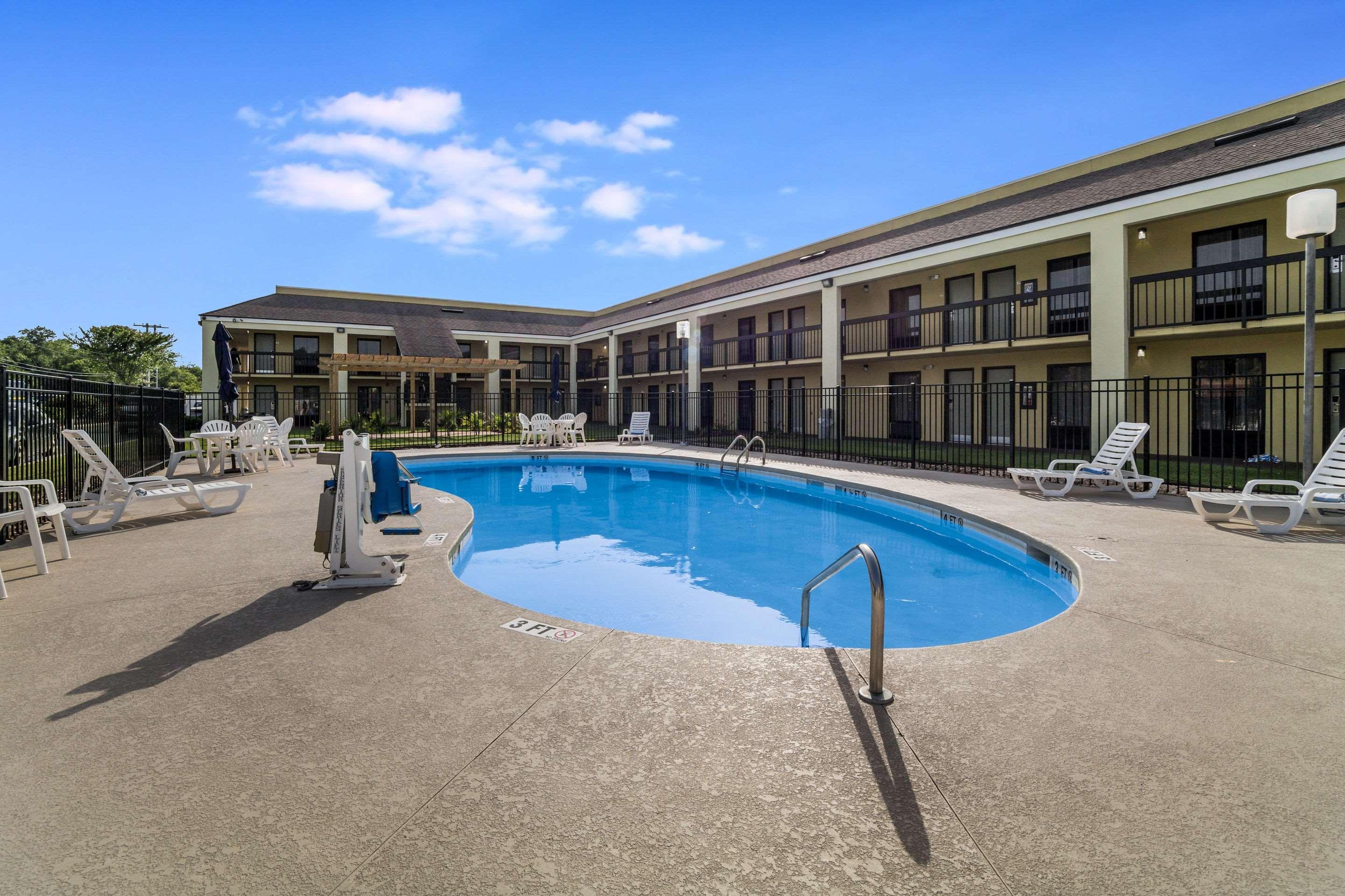 Quality Inn Coliseum North Charleston Bagian luar foto
